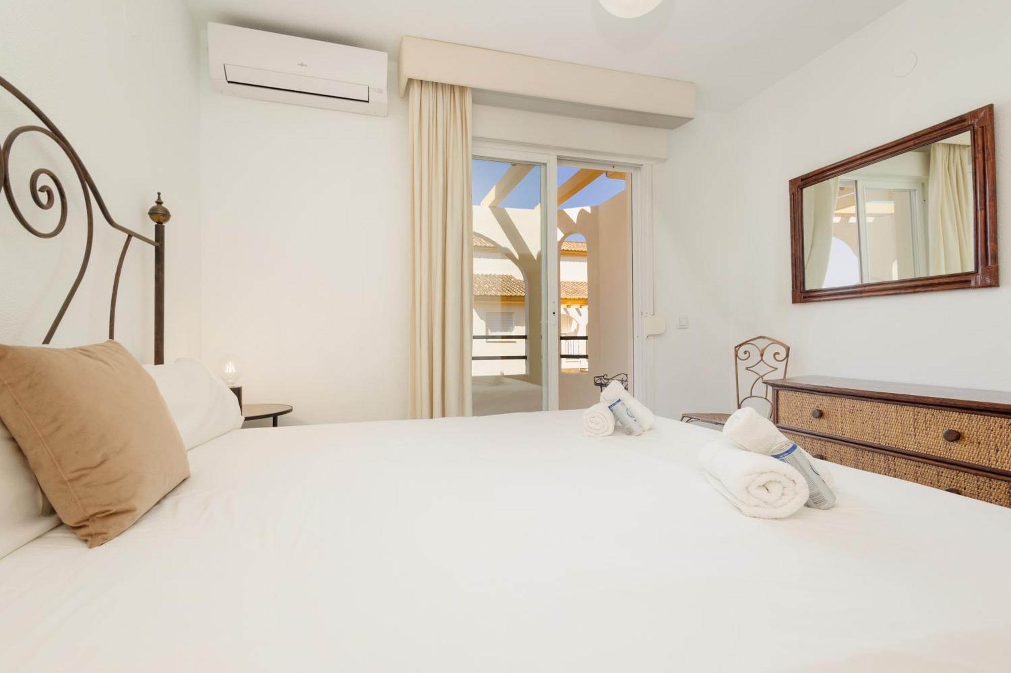 Beautiful Townhouse Walking Distance To The Beach In Costabella, Marbella Zewnętrze zdjęcie