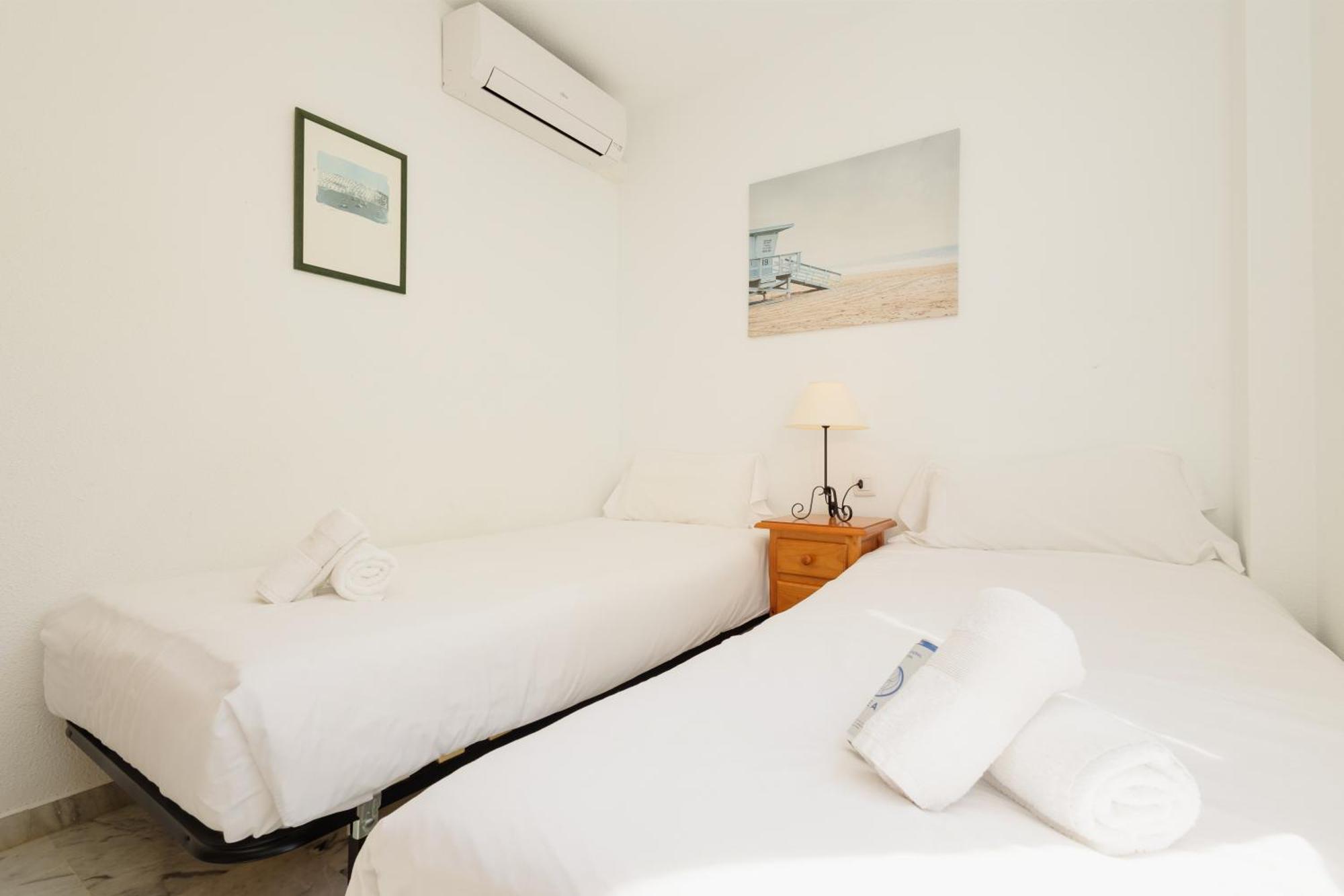 Beautiful Townhouse Walking Distance To The Beach In Costabella, Marbella Zewnętrze zdjęcie