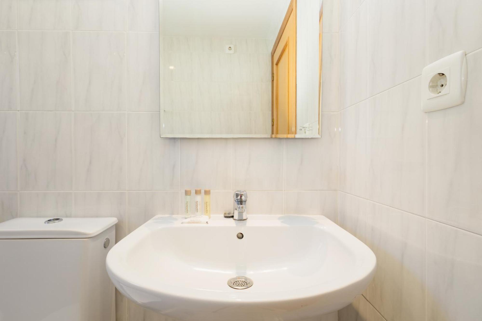 Beautiful Townhouse Walking Distance To The Beach In Costabella, Marbella Zewnętrze zdjęcie