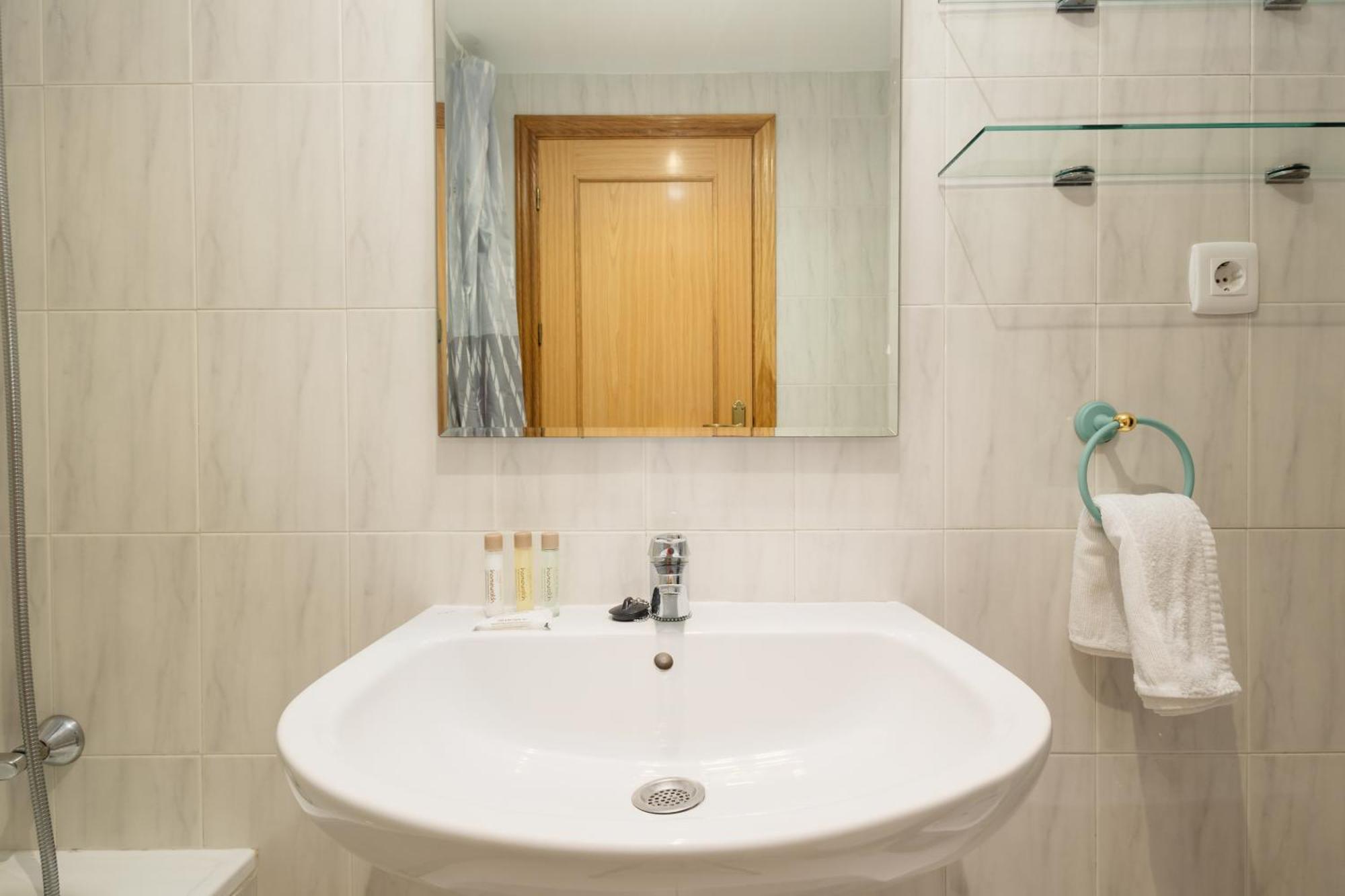 Beautiful Townhouse Walking Distance To The Beach In Costabella, Marbella Zewnętrze zdjęcie