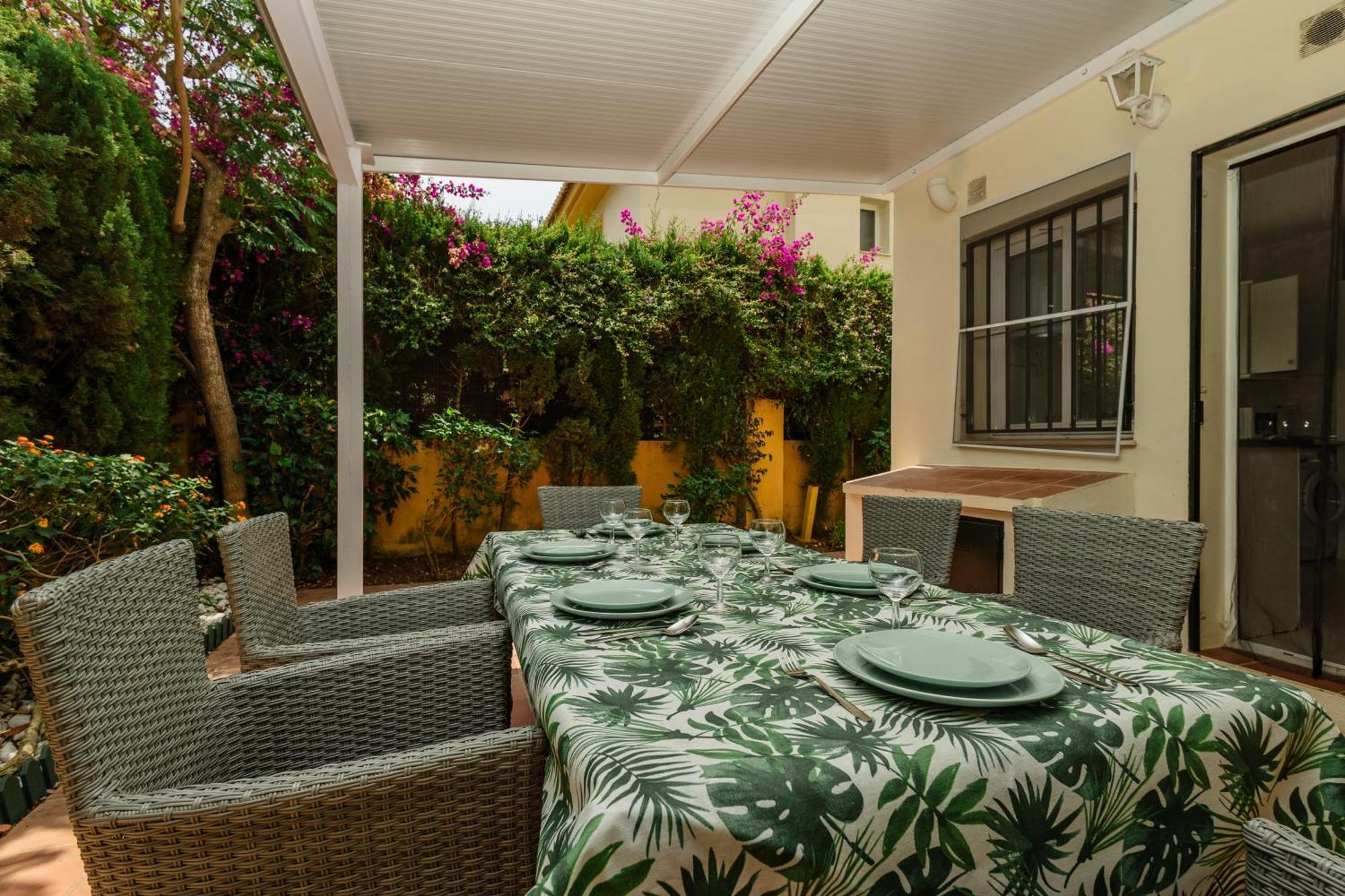 Beautiful Townhouse Walking Distance To The Beach In Costabella, Marbella Zewnętrze zdjęcie