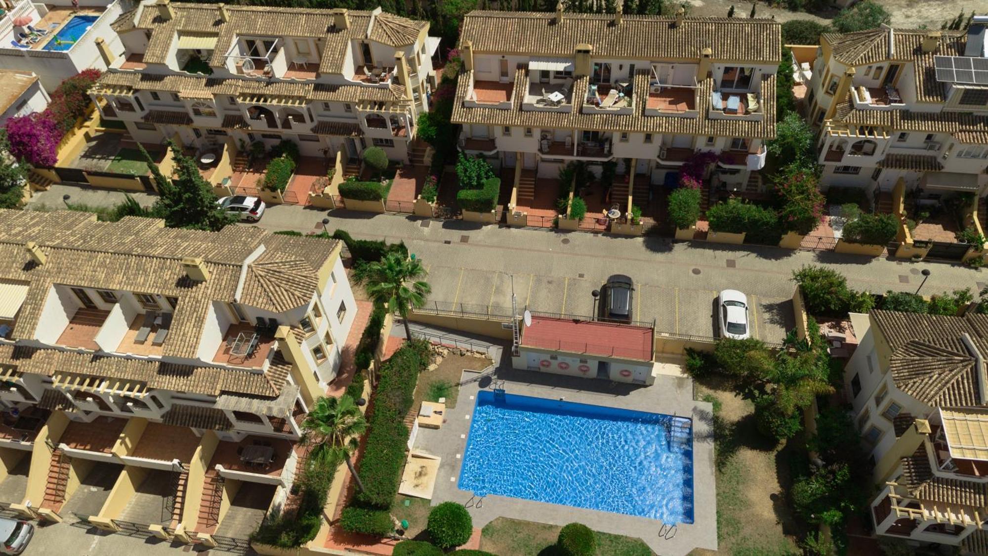 Beautiful Townhouse Walking Distance To The Beach In Costabella, Marbella Zewnętrze zdjęcie