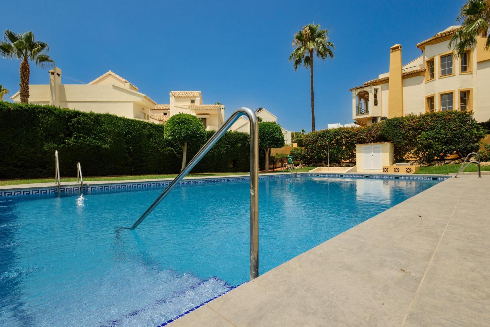 Beautiful Townhouse Walking Distance To The Beach In Costabella, Marbella Zewnętrze zdjęcie