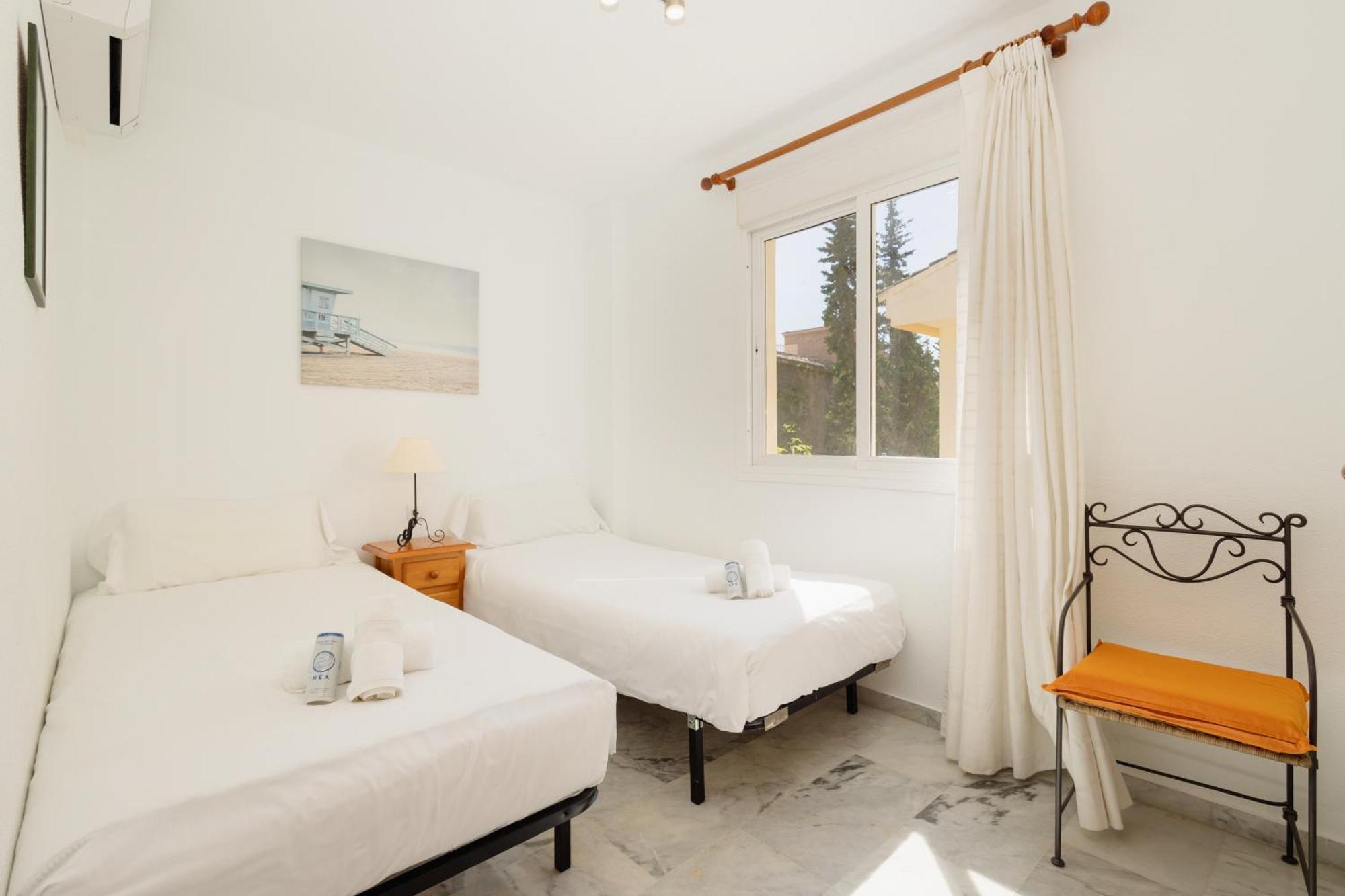 Beautiful Townhouse Walking Distance To The Beach In Costabella, Marbella Zewnętrze zdjęcie