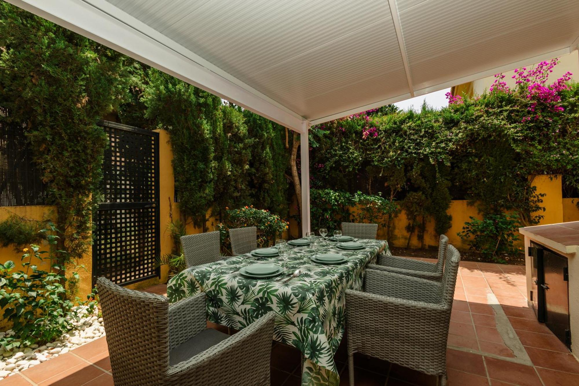 Beautiful Townhouse Walking Distance To The Beach In Costabella, Marbella Zewnętrze zdjęcie