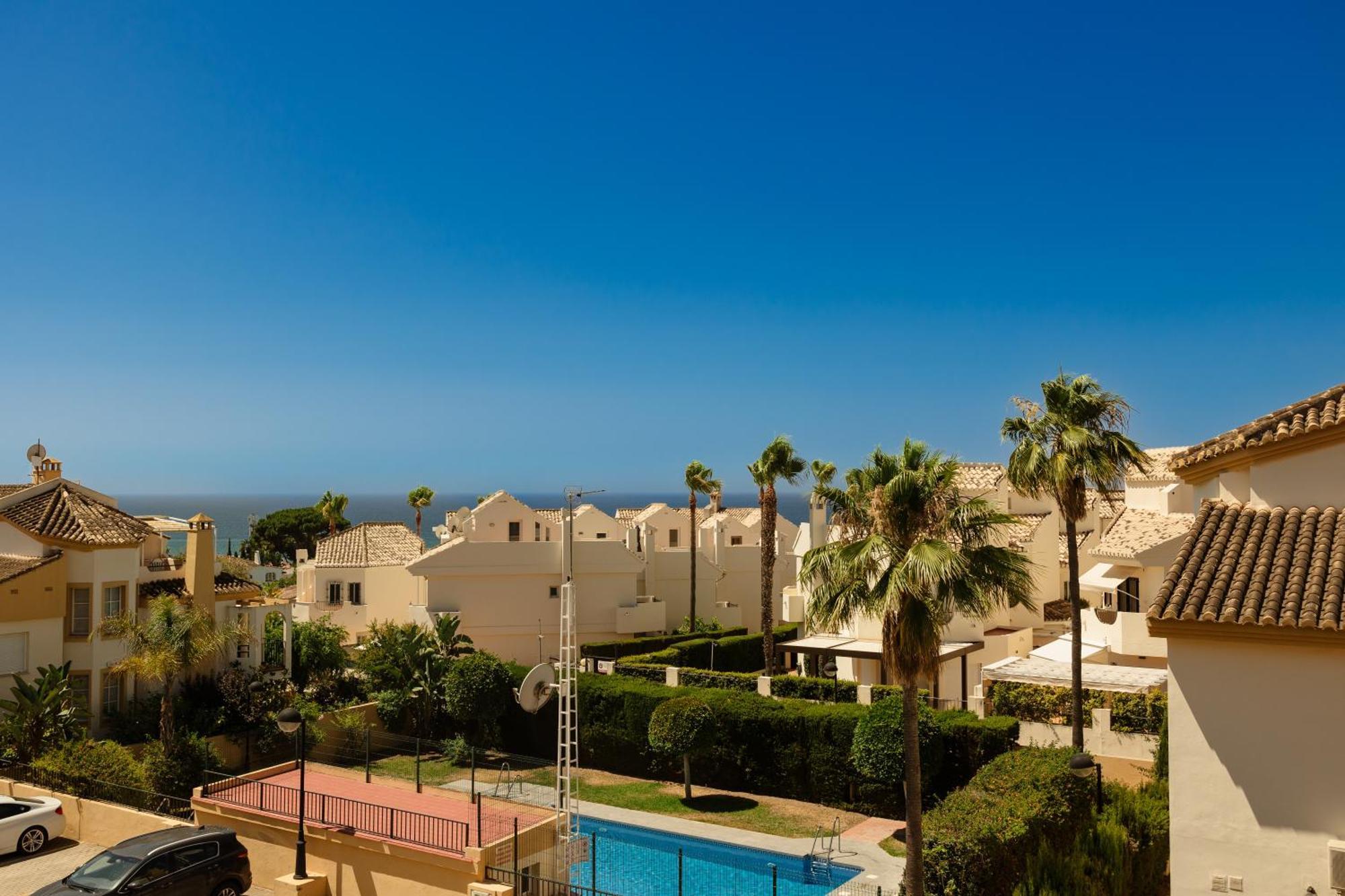 Beautiful Townhouse Walking Distance To The Beach In Costabella, Marbella Zewnętrze zdjęcie